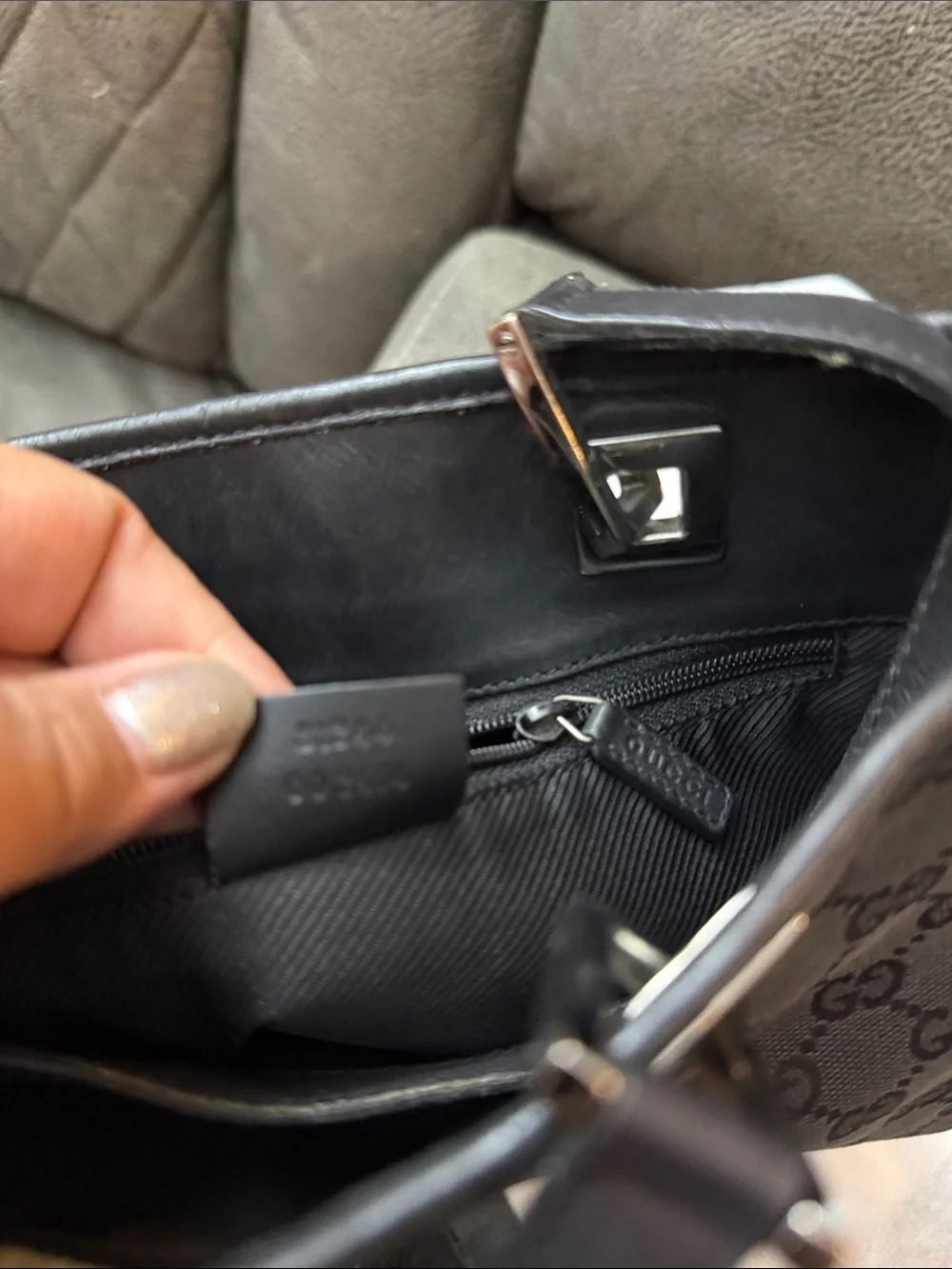 Gucci Black GG Supreme Shoulder Bucket Bag - Picture 8 of 8